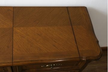 中古　美品　美しい彫刻とパーケットリーが目を惹くサイドボード(サーバー、サイドキャビネット、収納棚、戸棚、寄木細工)(定価約25万円)(R-081176)