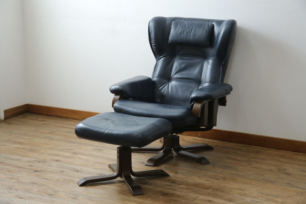 和製ビンテージ　maruni(マルニ木工)　オールドマルニ　本革(レザー)　優雅な寛ぎの時間を演出するリクライニングチェアとオットマンのセット　(R-081177)