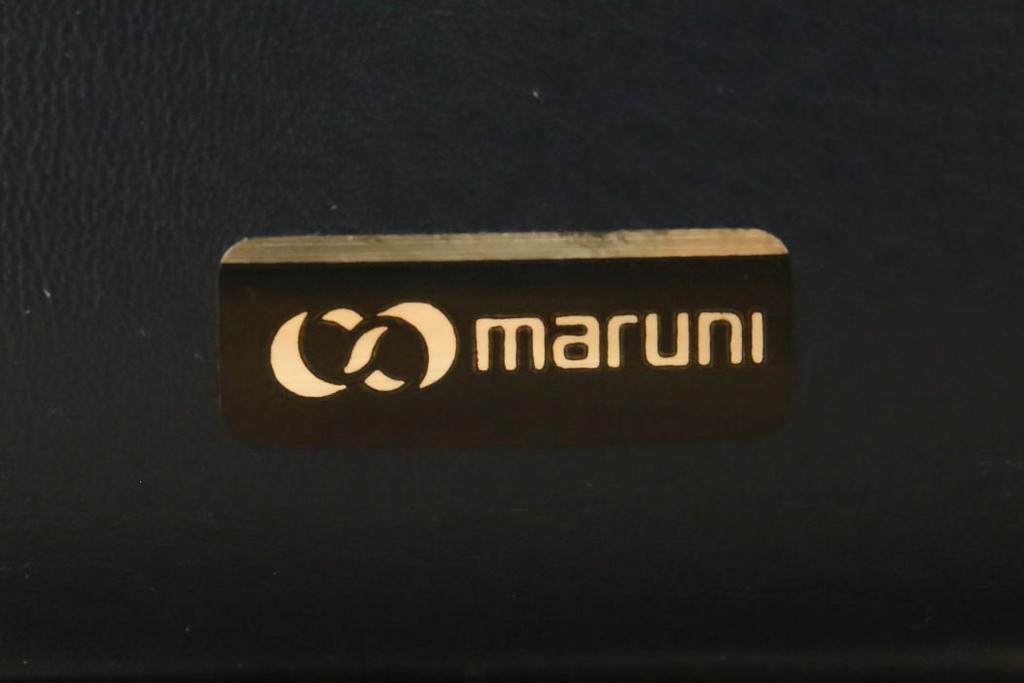 和製ビンテージ　maruni(マルニ木工)　オールドマルニ　本革(レザー)　優雅な寛ぎの時間を演出するリクライニングチェアとオットマンのセット　(R-081177)