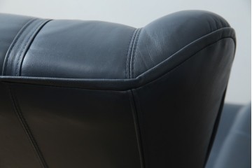 和製ビンテージ　maruni(マルニ木工)　オールドマルニ　本革(レザー)　優雅な寛ぎの時間を演出するリクライニングチェアとオットマンのセット　(R-081177)