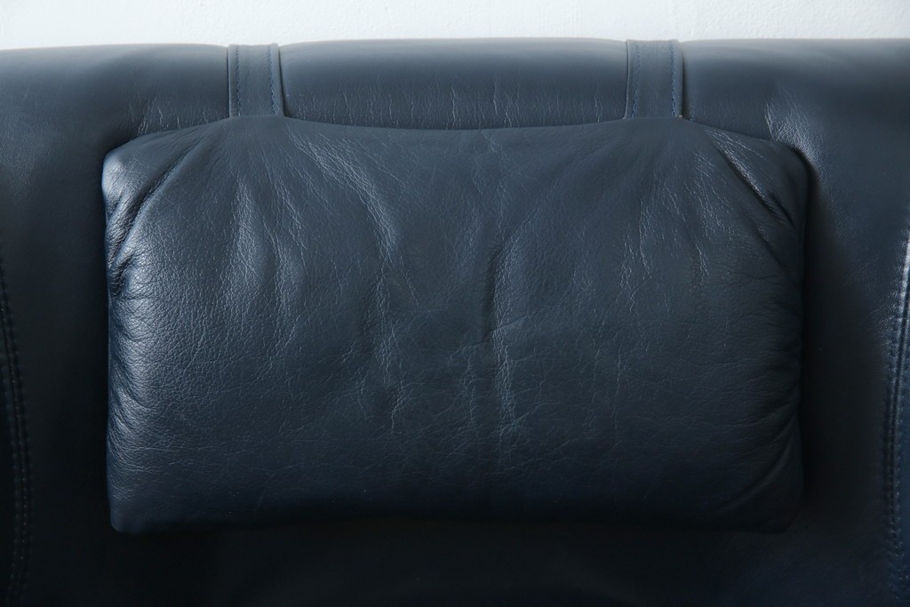 和製ビンテージ　maruni(マルニ木工)　オールドマルニ　本革(レザー)　優雅な寛ぎの時間を演出するリクライニングチェアとオットマンのセット　(R-081177)