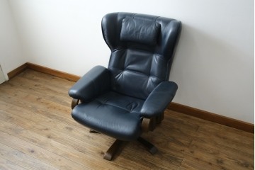 和製ビンテージ　maruni(マルニ木工)　オールドマルニ　本革(レザー)　優雅な寛ぎの時間を演出するリクライニングチェアとオットマンのセット　(R-081177)