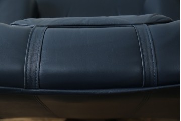 和製ビンテージ　maruni(マルニ木工)　オールドマルニ　本革(レザー)　優雅な寛ぎの時間を演出するリクライニングチェアとオットマンのセット　(R-081177)