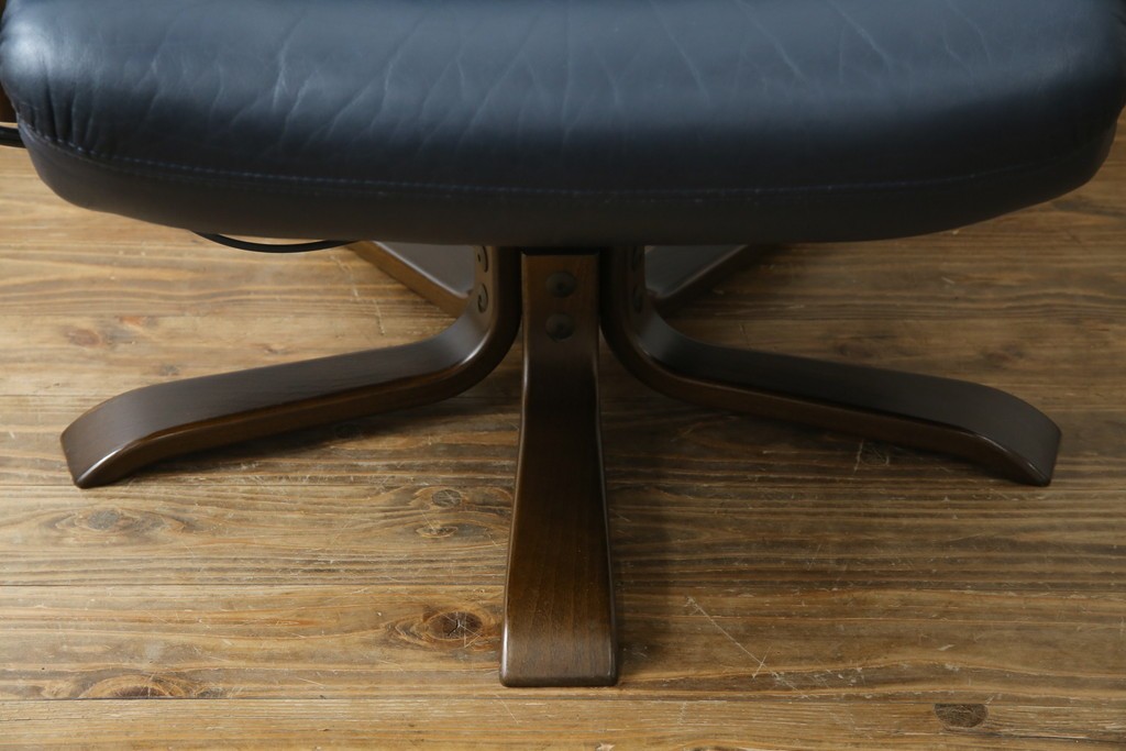 和製ビンテージ　maruni(マルニ木工)　オールドマルニ　本革(レザー)　優雅な寛ぎの時間を演出するリクライニングチェアとオットマンのセット　(R-081177)