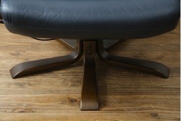 和製ビンテージ　maruni(マルニ木工)　オールドマルニ　本革(レザー)　優雅な寛ぎの時間を演出するリクライニングチェアとオットマンのセット　(R-081177)