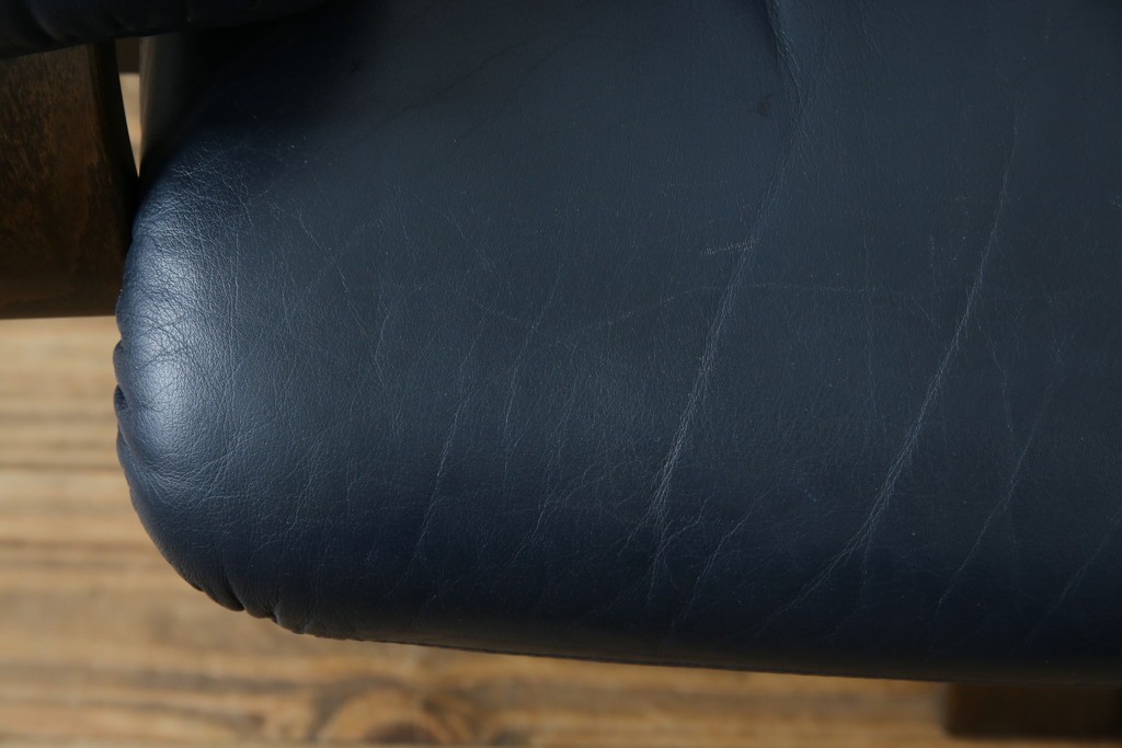 和製ビンテージ　maruni(マルニ木工)　オールドマルニ　本革(レザー)　優雅な寛ぎの時間を演出するリクライニングチェアとオットマンのセット　(R-081177)