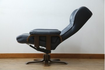 和製ビンテージ　maruni(マルニ木工)　オールドマルニ　本革(レザー)　優雅な寛ぎの時間を演出するリクライニングチェアとオットマンのセット　(R-081177)