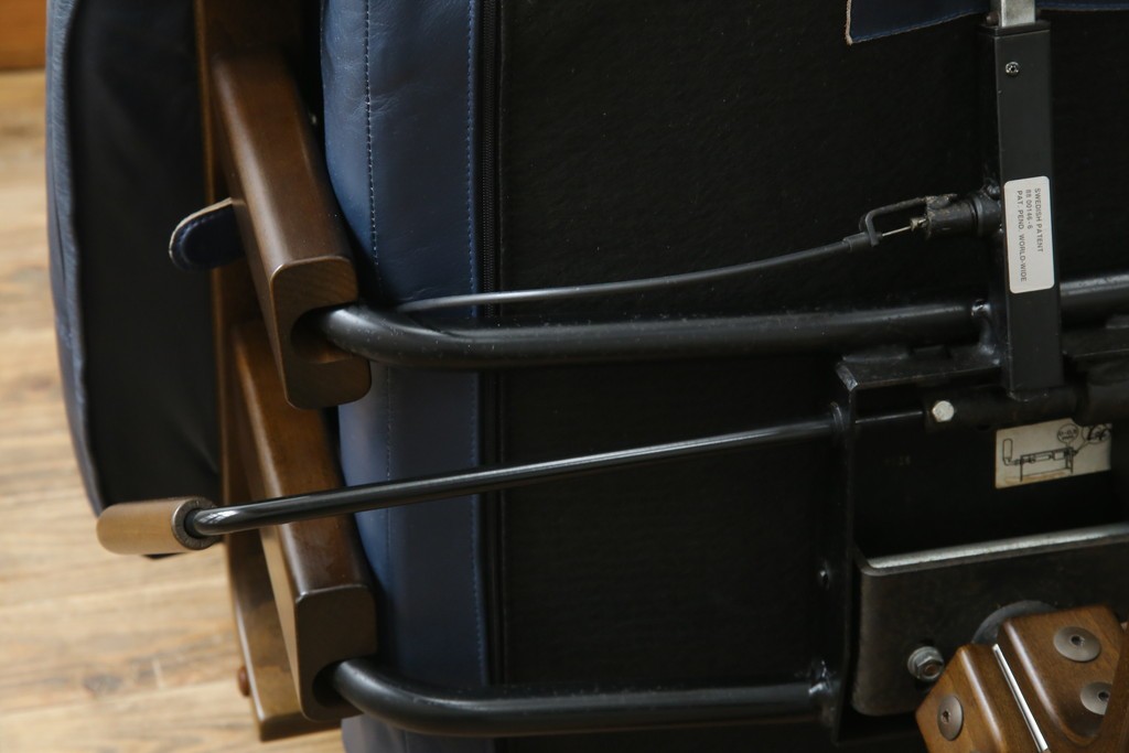 和製ビンテージ　maruni(マルニ木工)　オールドマルニ　本革(レザー)　優雅な寛ぎの時間を演出するリクライニングチェアとオットマンのセット　(R-081177)