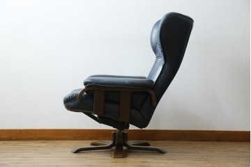 和製ビンテージ　maruni(マルニ木工)　オールドマルニ　本革(レザー)　優雅な寛ぎの時間を演出するリクライニングチェアとオットマンのセット　(R-081177)