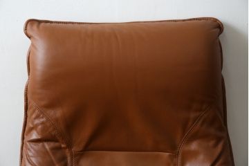 デンマークビンテージ　フランスベッド取り扱い　デンマークブランド　KEBE(ケベ)　本革(レザー)　のんびり過ごせるリクライニングチェアとオットマンのセット(1Pソファ、アームソファ、ラウンジチェア、フットスツール、椅子、イス、ヴィンテージ、北欧)(R-081178)
