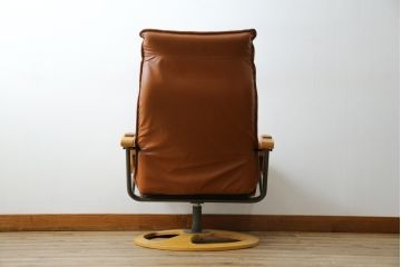 デンマークビンテージ　フランスベッド取り扱い　デンマークブランド　KEBE(ケベ)　本革(レザー)　のんびり過ごせるリクライニングチェアとオットマンのセット(1Pソファ、アームソファ、ラウンジチェア、フットスツール、椅子、イス、ヴィンテージ、北欧)(R-081178)