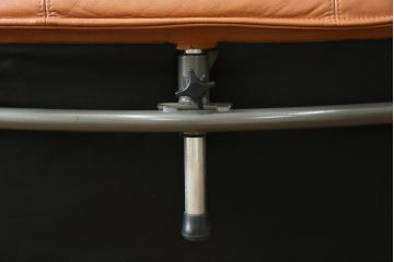 デンマークビンテージ　フランスベッド取り扱い　デンマークブランド　KEBE(ケベ)　本革(レザー)　のんびり過ごせるリクライニングチェアとオットマンのセット(1Pソファ、アームソファ、ラウンジチェア、フットスツール、椅子、イス、ヴィンテージ、北欧)(R-081178)