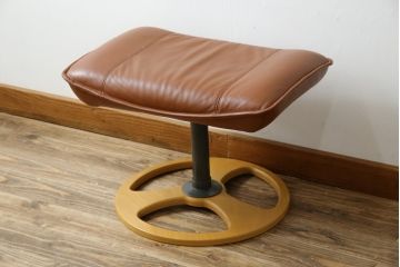 デンマークビンテージ　フランスベッド取り扱い　デンマークブランド　KEBE(ケベ)　本革(レザー)　のんびり過ごせるリクライニングチェアとオットマンのセット(1Pソファ、アームソファ、ラウンジチェア、フットスツール、椅子、イス、ヴィンテージ、北欧)(R-081178)
