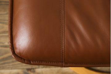 デンマークビンテージ　フランスベッド取り扱い　デンマークブランド　KEBE(ケベ)　本革(レザー)　のんびり過ごせるリクライニングチェアとオットマンのセット(1Pソファ、アームソファ、ラウンジチェア、フットスツール、椅子、イス、ヴィンテージ、北欧)(R-081178)
