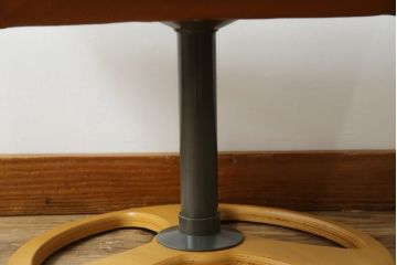 デンマークビンテージ　フランスベッド取り扱い　デンマークブランド　KEBE(ケベ)　本革(レザー)　のんびり過ごせるリクライニングチェアとオットマンのセット(1Pソファ、アームソファ、ラウンジチェア、フットスツール、椅子、イス、ヴィンテージ、北欧)(R-081178)