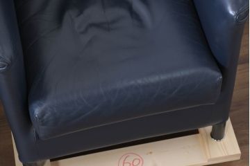 中古　WITTMANN(ヴィットマン)　Paolo Piva(パオロ ピーヴァ)　Aura Armchair(オーラ アームチェア)　本革(レザー)　重厚感と気品を兼ね備えた一人掛けソファ2脚セット(アームチェア、1人掛けソファ、1Pソファ、バラ売り可能)(定価2脚で約70万円)(R-081185)