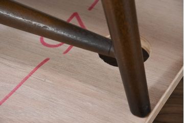 中古　美品　ERCOL(アーコール)　温かみのある色合いの花柄ファブリックが上品な2人掛けソファ(アームソファ、2Pソファ、二人掛け、英国、北欧)(R-081187)