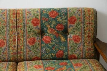 中古　美品　三越百貨店取り扱い　Brugge(ブルージュ)　オーク材　英国カントリースタイルのお部屋におすすめな2人掛けソファ(アームソファ、2Pソファ、二人掛け、ラブソファ)(定価約30万円)(R-081188)