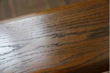 中古　美品　三越百貨店取り扱い　Brugge(ブルージュ)　オーク材　英国カントリースタイルのお部屋におすすめな2人掛けソファ(アームソファ、2Pソファ、二人掛け、ラブソファ)(定価約30万円)(R-081188)