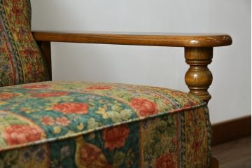 中古　美品　三越百貨店取り扱い　Brugge(ブルージュ)　オーク材　英国カントリースタイルのお部屋におすすめな2人掛けソファ(アームソファ、2Pソファ、二人掛け、ラブソファ)(定価約30万円)(R-081188)