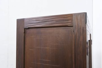 中古　軽井沢彫り　天板・脚(台輪)リメイク　牡丹の図　繊細な意匠が楽しめるサイドキャビネット(戸棚、収納棚、サイドボード)(R-081190)