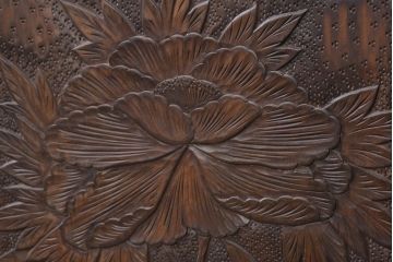 中古　軽井沢彫り　天板・脚(台輪)リメイク　牡丹の図　繊細な意匠が楽しめるサイドキャビネット(戸棚、収納棚、サイドボード)(R-081190)