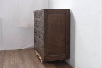 中古　軽井沢彫り　天板リメイク　牡丹の図　繊細な意匠が楽しめるサイドチェスト(サイドボード、引き出し、洋服タンス、衣装箪笥)(R-081191)