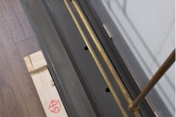 中古　高級品　希少!!　お洒落な空間づくりにおすすめな真鍮製のプールバーライト(プールバーランプ、ビリヤードライト、ビリヤードランプ、天井照明、吊り下げ照明、ランプシェード)(R-081192)