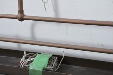 中古　高級品　希少!!　お洒落な空間づくりにおすすめな真鍮製のプールバーライト(プールバーランプ、ビリヤードライト、ビリヤードランプ、天井照明、吊り下げ照明、ランプシェード)(R-081193)