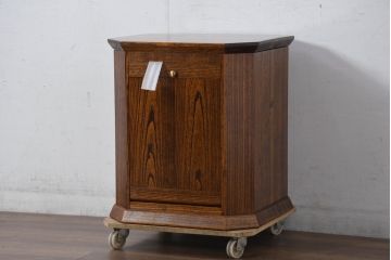 中古　新古品　未使用　展示品　二本松工藝館　田中家具　総桐材　モダンな佇まいの漆塗り仏壇(小型仏壇)(定価約39万6千円)(R-081196)