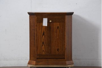 中古　新古品　未使用　展示品　二本松工藝館　田中家具　総桐材　モダンな佇まいの漆塗り仏壇(小型仏壇)(定価約39万6千円)(R-081196)