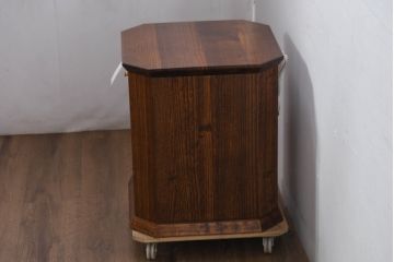 中古　新古品　未使用　展示品　二本松工藝館　田中家具　総桐材　モダンな佇まいの漆塗り仏壇(小型仏壇)(定価約39万6千円)(R-081196)
