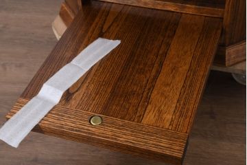 中古　新古品　未使用　展示品　二本松工藝館　田中家具　総桐材　モダンな佇まいの漆塗り仏壇(小型仏壇)(定価約39万6千円)(R-081196)