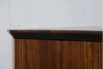 中古　新古品　未使用　展示品　二本松工藝館　田中家具　総桐材　モダンな佇まいの漆塗り仏壇(小型仏壇)(定価約39万6千円)(R-081196)