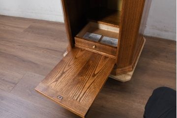中古　新古品　未使用　展示品　二本松工藝館　田中家具　総桐材　モダンな佇まいの漆塗り仏壇(小型仏壇)(定価約39万6千円)(R-081197)