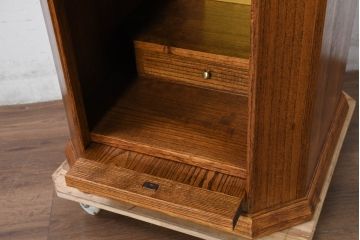 中古　新古品　未使用　展示品　二本松工藝館　田中家具　総桐材　モダンな佇まいの漆塗り仏壇(小型仏壇)(定価約39万6千円)(R-081197)