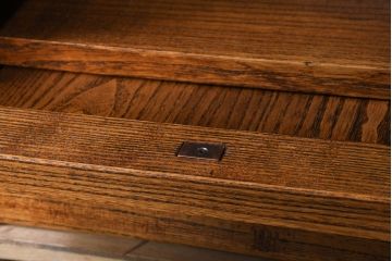 中古　新古品　未使用　展示品　二本松工藝館　田中家具　総桐材　モダンな佇まいの漆塗り仏壇(小型仏壇)(定価約39万6千円)(R-081197)