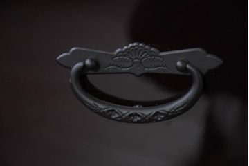中古　新古品　未使用　展示品　二本松工藝館　田中家具　和の趣を感じる民芸飾り棚(サイドボード、サイドキャビネット、収納棚、戸棚)(定価約88万円)(R-081198)