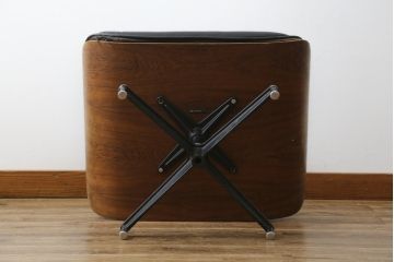 アメリカビンテージ　Hermanmiller(ハーマンミラー社)　ローズウッド材　チャールズ&レイ・イームズ　モダンで大人空間を演出するオットマン(フットスツール、椅子、イス、チェア、ヴィンテージ)(R-081199)