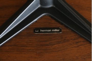 アメリカビンテージ　Hermanmiller(ハーマンミラー社)　ローズウッド材　チャールズ&レイ・イームズ　モダンで大人空間を演出するオットマン(フットスツール、椅子、イス、チェア、ヴィンテージ)(R-081199)