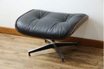 アメリカビンテージ　Hermanmiller(ハーマンミラー社)　ローズウッド材　チャールズ&レイ・イームズ　モダンで大人空間を演出するオットマン(フットスツール、椅子、イス、チェア、ヴィンテージ)(R-081199)