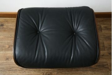 アメリカビンテージ　Hermanmiller(ハーマンミラー社)　ローズウッド材　チャールズ&レイ・イームズ　モダンで大人空間を演出するオットマン(フットスツール、椅子、イス、チェア、ヴィンテージ)(R-081199)