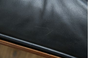 アメリカビンテージ　Hermanmiller(ハーマンミラー社)　ローズウッド材　チャールズ&レイ・イームズ　モダンで大人空間を演出するオットマン(フットスツール、椅子、イス、チェア、ヴィンテージ)(R-081199)