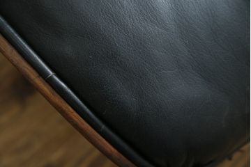 アメリカビンテージ　Hermanmiller(ハーマンミラー社)　ローズウッド材　チャールズ&レイ・イームズ　モダンで大人空間を演出するオットマン(フットスツール、椅子、イス、チェア、ヴィンテージ)(R-081199)