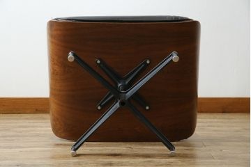 アメリカビンテージ　Hermanmiller(ハーマンミラー社)　ローズウッド材　チャールズ&レイ・イームズ　モダンで大人空間を演出するオットマン(フットスツール、椅子、イス、チェア、ヴィンテージ)(R-081199)