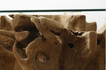 中古　アスプルンド(ASPLUND)取り扱い　スペイン　dareels(ダリールズ)　TOOR(トアー)　チーク材　ガラス天板　自然美をそのまま取り入れたデザインがおしゃれなコーヒーテーブル(カフェテーブル、ローテーブル、ラウンドテーブル、丸テーブル、センターテーブル、リビングテーブル)(定価約14万円)(R-081200)