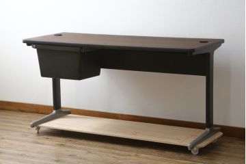 アメリカビンテージ　Hermanmiller(ハーマンミラー社)　アクション・オフィス(Action Office)　ロバート・プロプスト(Robert Propst)　ジョージ・ネルソン(George Nelson)　スタイリッシュなデザインが素敵なワークデスク(机、作業台、在宅用、在宅ワーク用、ヴィンテージ)(R-081202)