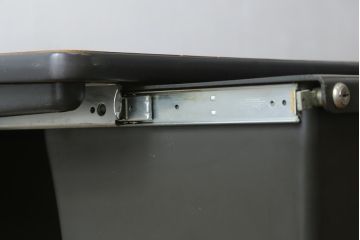 アメリカビンテージ　Hermanmiller(ハーマンミラー社)　アクション・オフィス(Action Office)　ロバート・プロプスト(Robert Propst)　ジョージ・ネルソン(George Nelson)　スタイリッシュなデザインが素敵なワークデスク(机、作業台、在宅用、在宅ワーク用、ヴィンテージ)(R-081202)