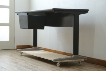アメリカヴィンテージ　Hermanmiller(ハーマンミラー社)　アクション・オフィス(Action Office)　ロバート・プロプスト(Robert Propst)　ジョージ・ネルソン(George Nelson)　スタイリッシュなデザインが素敵なワークデスク　(R-081202)