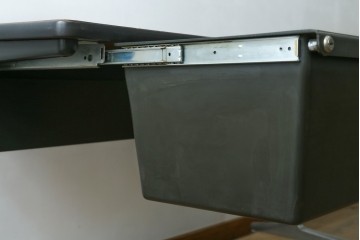 アメリカヴィンテージ　Hermanmiller(ハーマンミラー社)　アクション・オフィス(Action Office)　ロバート・プロプスト(Robert Propst)　ジョージ・ネルソン(George Nelson)　スタイリッシュなデザインが素敵なワークデスク　(R-081202)